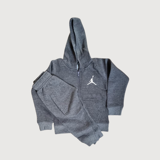 Kids Jordan Brooklyn Grey Outfit – Stylish Winter Tracksuit Set.